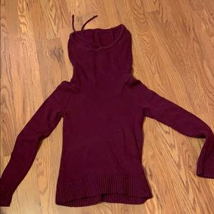 Crowl neck sweater